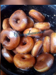 A picture of Plain doughnuts.