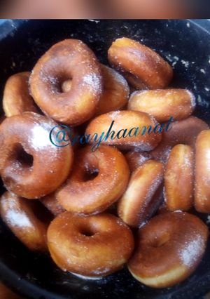A picture of Plain doughnuts.