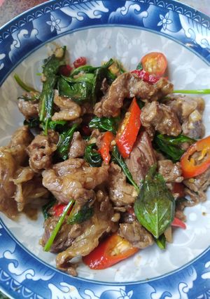 รูปของ เนื้อโคขุนผัดใบโหระพา