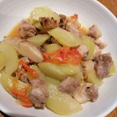 A picture of Chayote with Ribs.