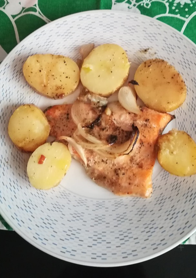 Una foto de Salmón al orégano