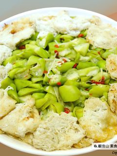 地方特色美食🌿澎湖絲瓜佐麵線煎(全素)｜觀音山薈供品捐贈｜愛心公益廣結善緣 的食譜成品照片