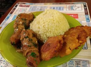 Una foto de Pollo en salsa de Naranja