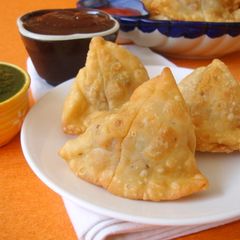 A picture of Aloo Samosa.