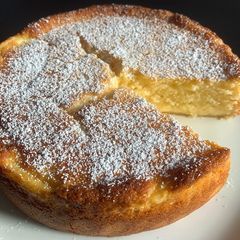 A picture of Lemon Custard Cake.