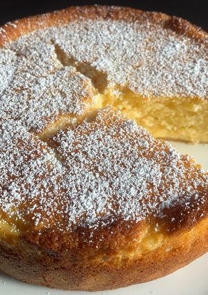 A picture of Lemon Custard Cake.