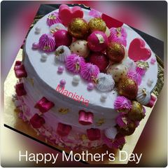 A picture of Eggless Chocolate Strawberry Cake.