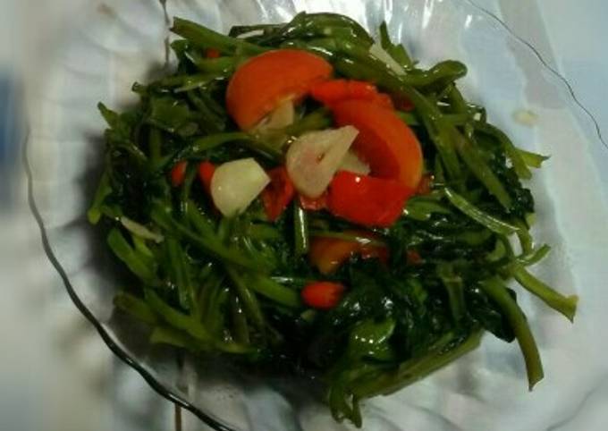 Bagaimana Membuat Menu sahur hari pertama&hellip; Tumis kangkung sederhana yang Sempurna