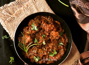 A picture of Spring Onion Mutton Curry.