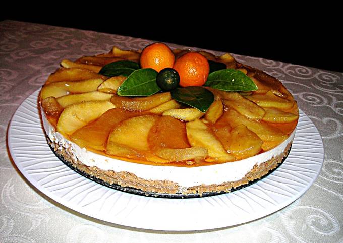 Foto principal de Tarta fresca de queso tradicional con manzanas Golden