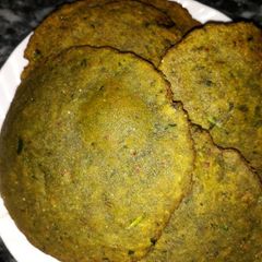 A picture of Methi mix puri.