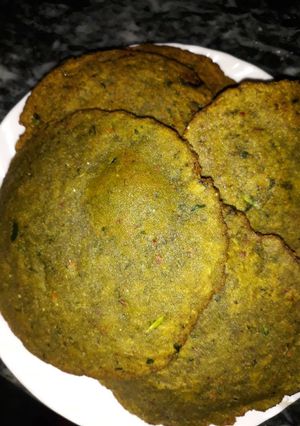 A picture of Methi mix puri.