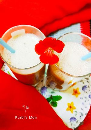 A picture of Banana cocoa milkshake.
