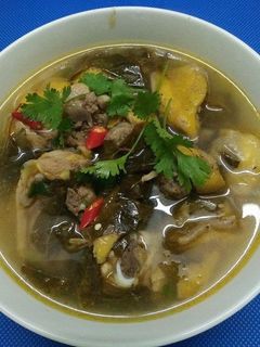 Hình của món Canh gà lá giang.