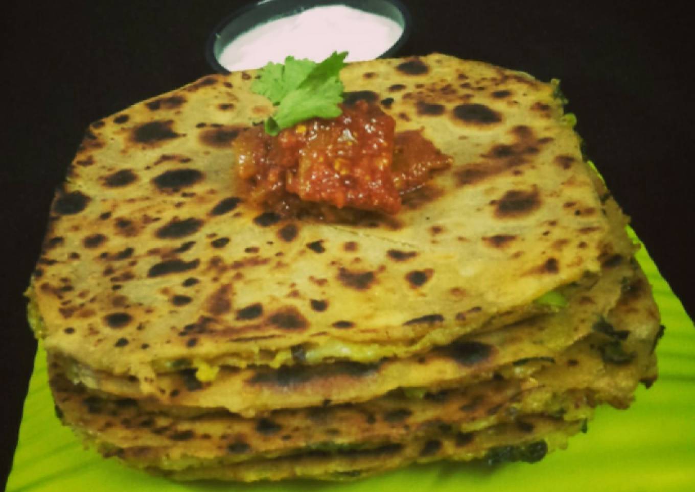 Aloo-matar-methi paratha