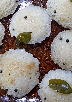 A picture of Cocktail Idlis.