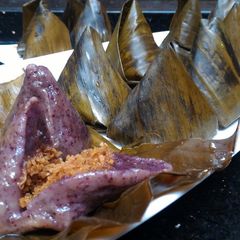 A picture of Kue Koci.