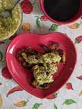Banana-da-terra frita com molho de abacate