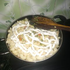 A picture of White veg macroni.