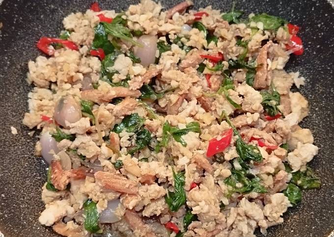 Resep Pad Kra Pao Gai (ayam kemangi Thailand) oleh mai - Cookpad