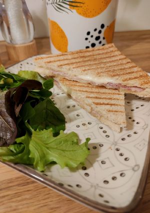 Une photo de Croc monsieur jambon mozzarella