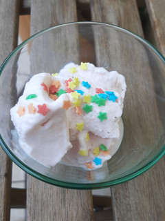 Foto di Gelato allo yogurt e frutta