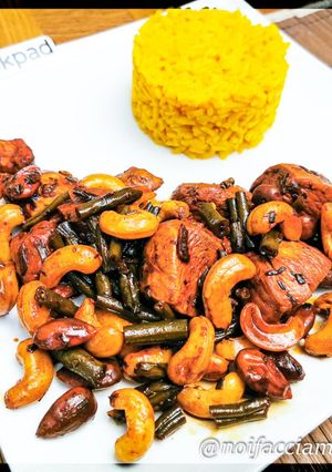 Foto di Petto di Pollo con Mandorle e Anacardi