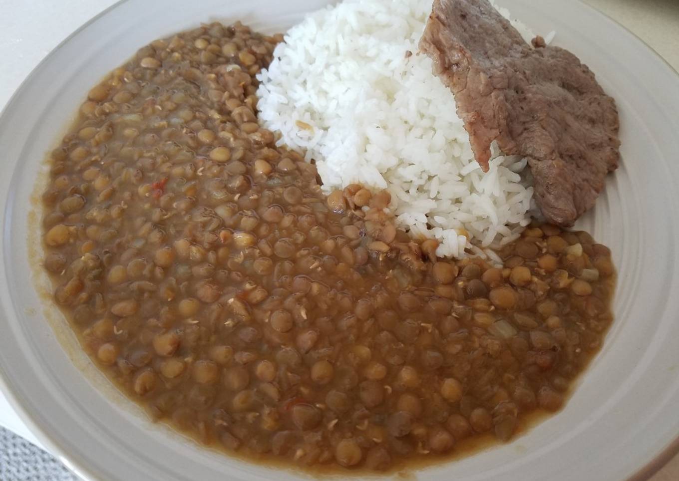 Menestra ecuatoriana