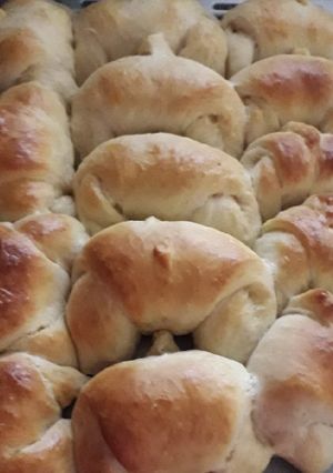 Una foto de Medialunas saladas (sin manteca) 😋🥐
