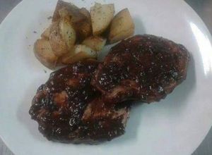 Una foto de Lomo de cerdo en salsa de ciruela