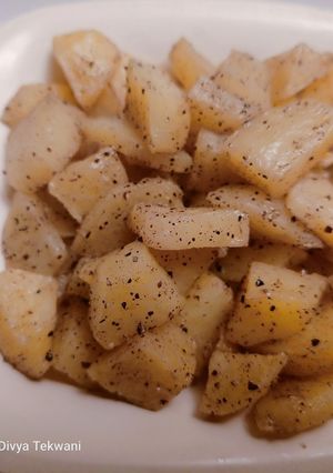 A picture of Falahaari potatoes.