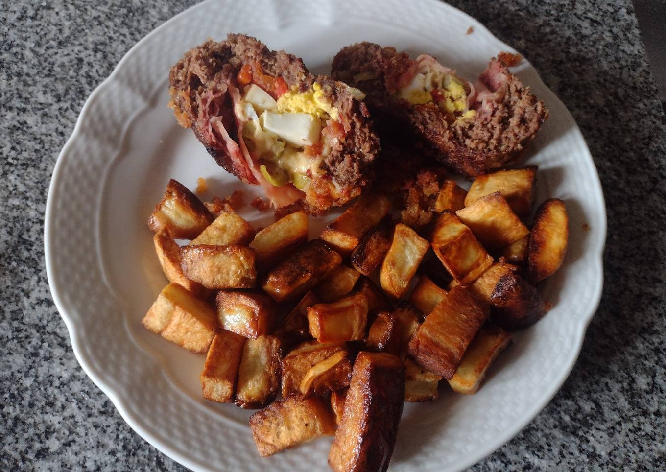 Pan de carne con crocante de chorizo colorado de Bigote Cocina