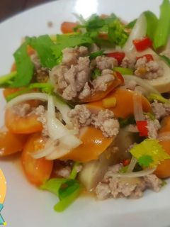 รูปของ ยำหมูยอไส้กรอก ใส่ซอสพริก #6