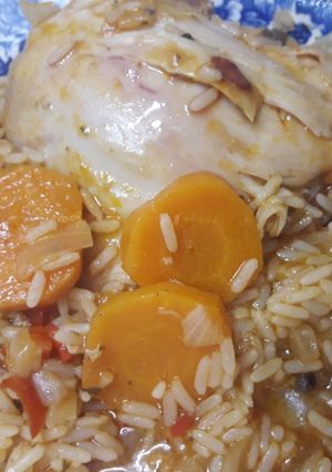 Una foto de Arroz con pollo simple