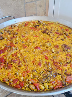 Una foto de Arroz con conejo y caracoles🥘