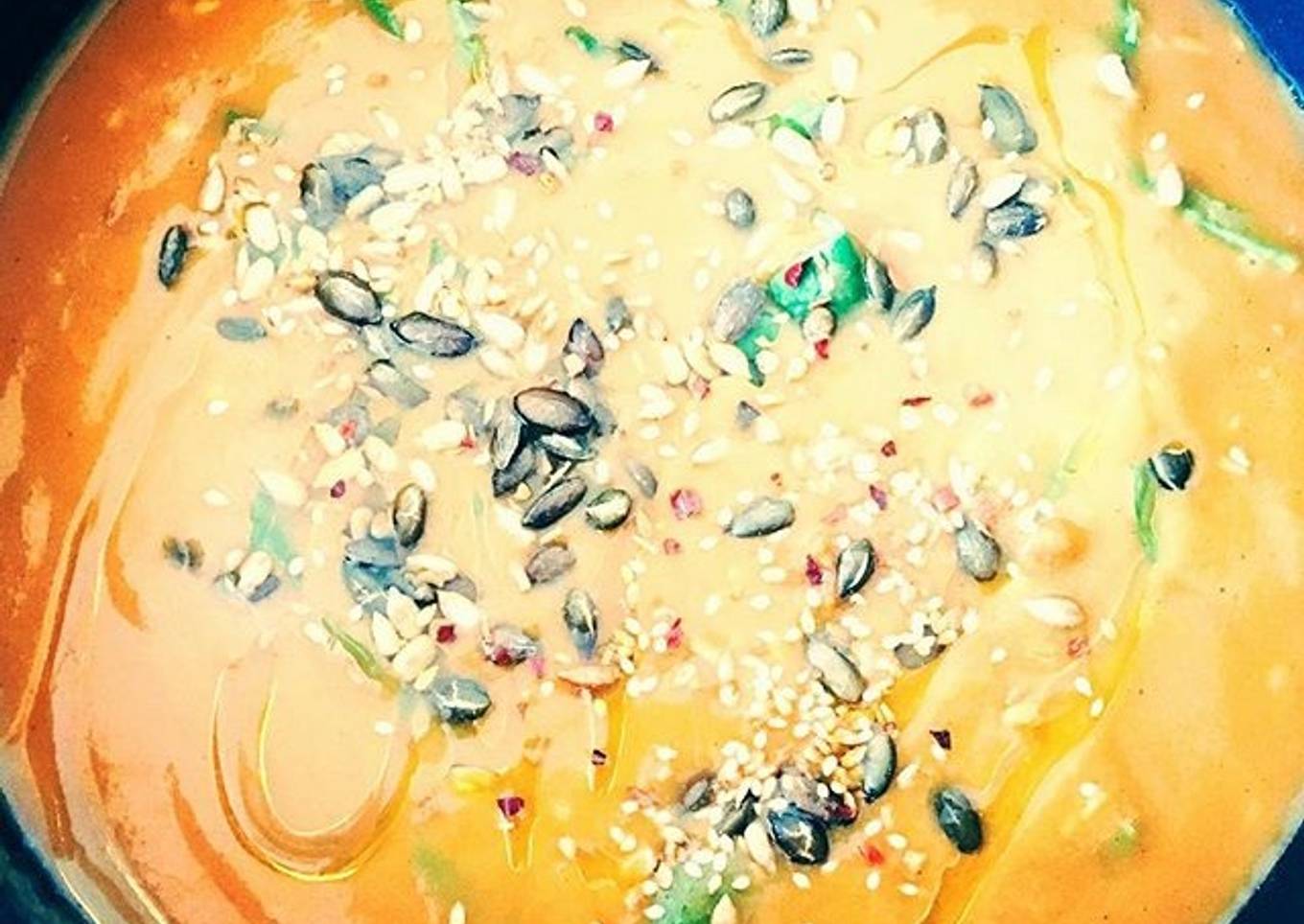 Spicy carrot & clementine soup