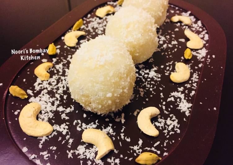 Coconut laddoo
