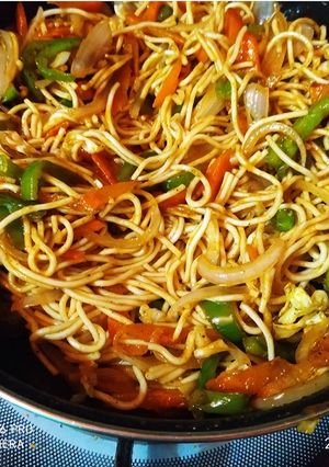 चाऊमिन (Chowmein recipe in hindi) रेसिपी मुख्य फोटो
