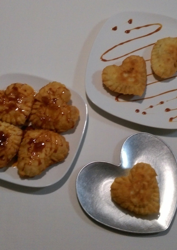 Una foto de Empanadillas de manzana con cebolla caramelizada