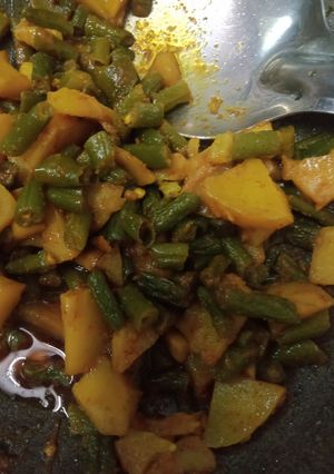 ફણસી બટાકા નું શાક (Fansi Bataka Shak Recipe In Gujarati) રેસીપી મુખ્ય ફોટો