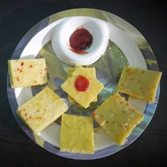 A picture of Yellow dhokla.