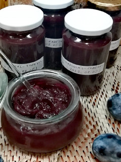 Rumos, mazsolás, fahéjas szilvalekvár recept fotója