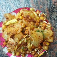 A picture of Mixed sprouts Chaat.
