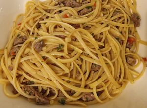 Una foto de Linguini con carne