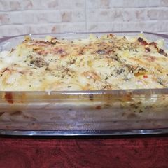 A picture of Cheesy chicken pasta.
