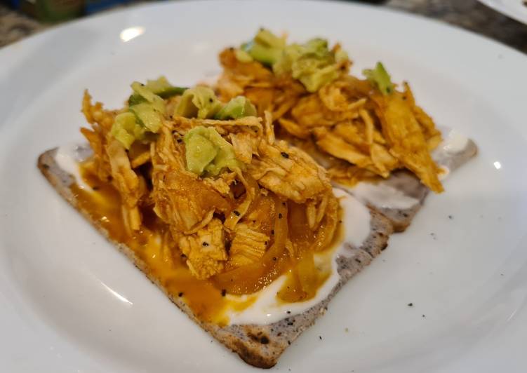 Tostadas de tinga de pollo