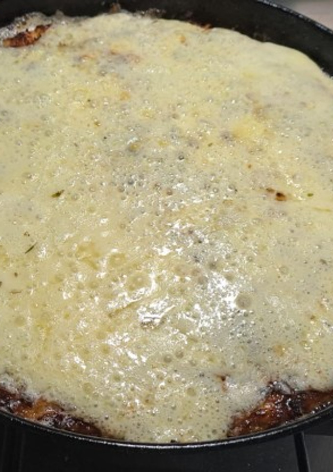 Una foto de Tortilla de coliflor con jamón y queso al horno