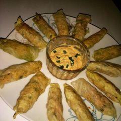 A picture of Cabbage chicken dumplings.