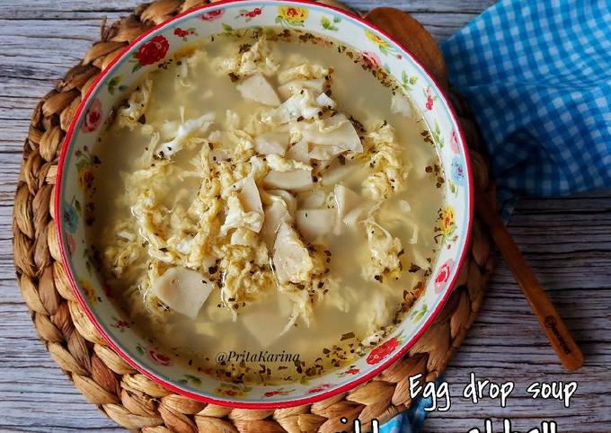 Langkah Mudah Buat Egg drop soup with meatball Anti Gagal