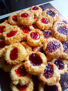 Foto resep Blueberry Strawberry Thumbprint Cheese Cookies